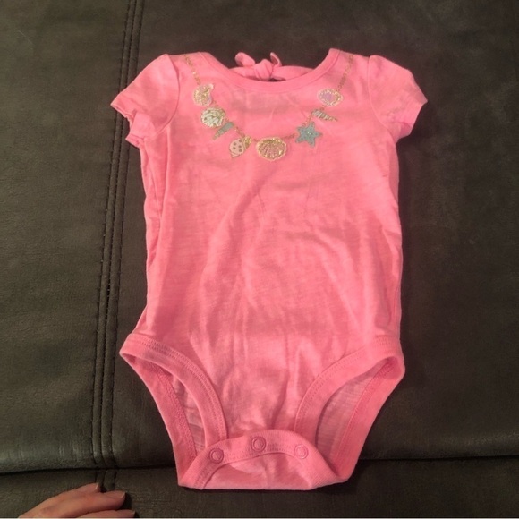 Carter’s Pink Seashell Onesie Size 6 Months - Picture 1 of 4